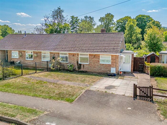 2 Bedroom Semi-Detached Bungalow To Rent In Willow Lane, Stanion, NN14