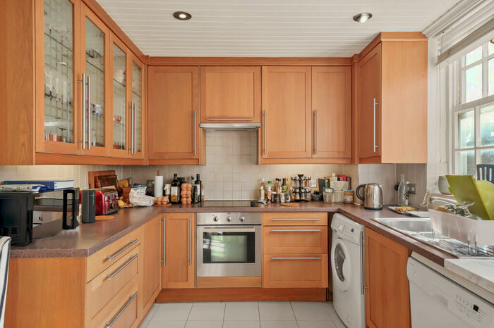 3 Bedroom Flat To Rent In Eagle House, St. Johns Wood Terrace, NW8