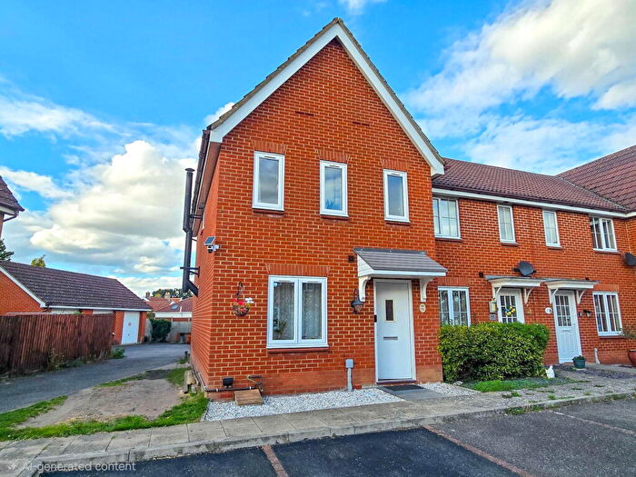 3 Bedroom Semi-Detached House For Sale In Kingfisher Road, Attleborough, NR17