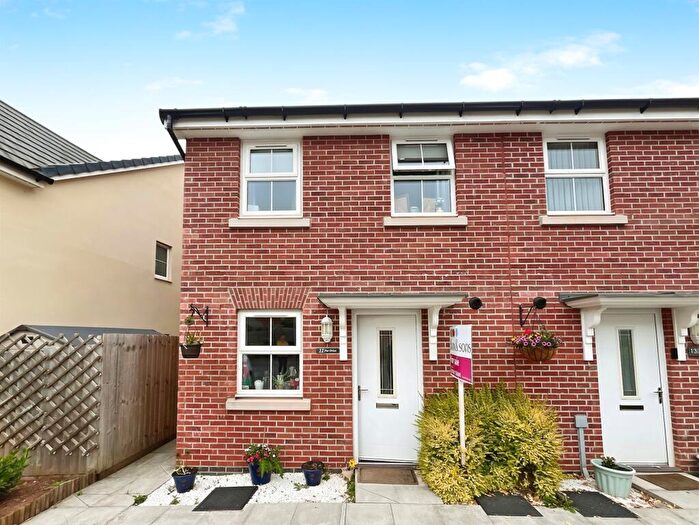2 Bedroom Semi-Detached House For Sale In Par Drive, Tiverton, EX16