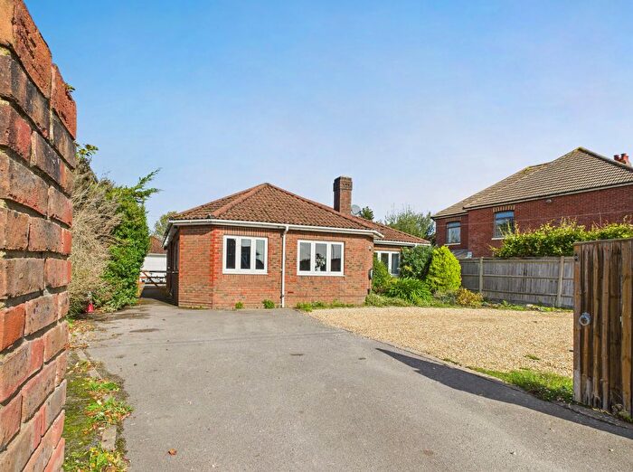3 Bedroom Detached Bungalow For Sale In Warsash Road, Warsash, SO31