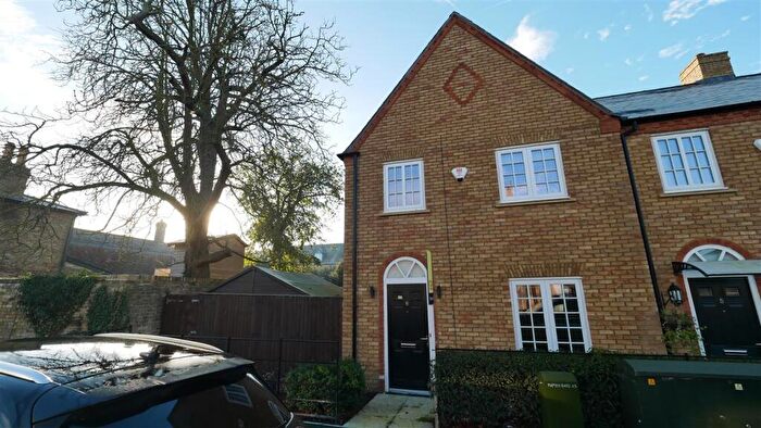 3 Bedroom End Of Terrace House To Rent In Archer Terrace, Fenstanton, PE28