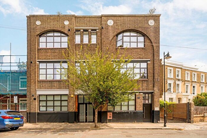 1 Bedroom Flat For Sale In Elmore Street, Islington, N1