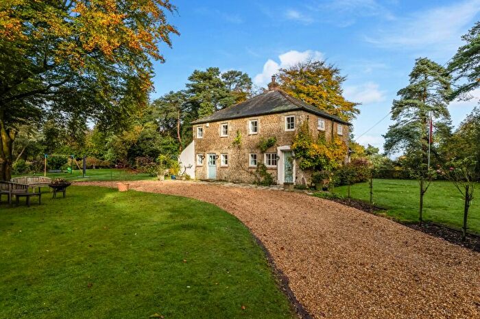 3 Bedroom Detached House For Sale In London Road, Hindhead, Surrey, GU26