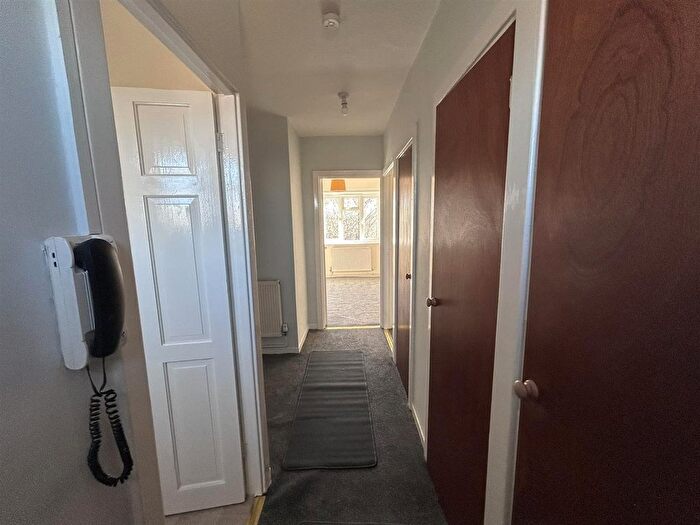 2 Bedroom Block Of Flats To Rent In Chiswell Square, London, SE3