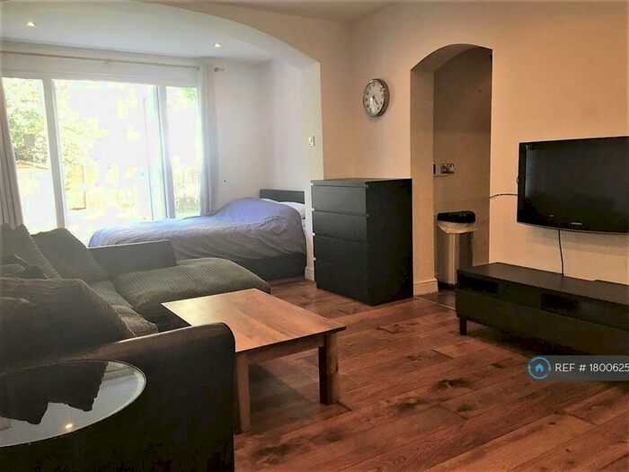 Studio To Rent In London, London, NW3