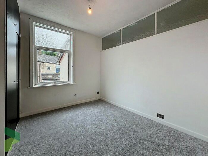 3 Bedroom Terraced House For Sale In South Street, Darwen, BB3