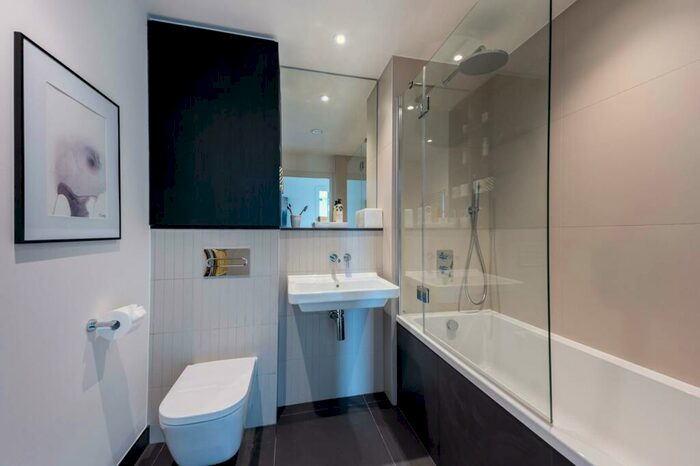 3 Bedroom Flat To Rent In Ten Degrees, Croydon, CR0