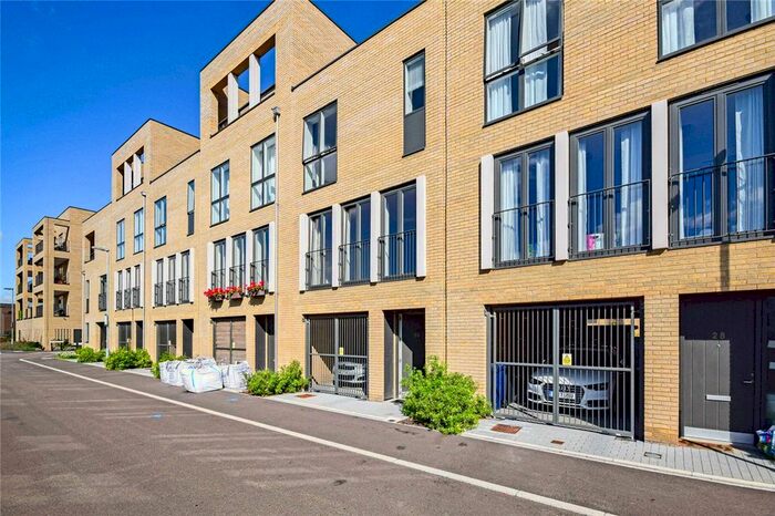 3 Bedroom Terraced House To Rent In Whitelocks Drive, Trumpington, Cambridge, CB2