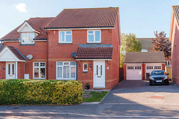 3 Bedroom Semi Detached House For Sale In Walmesley Chase, Hilperton, BA14