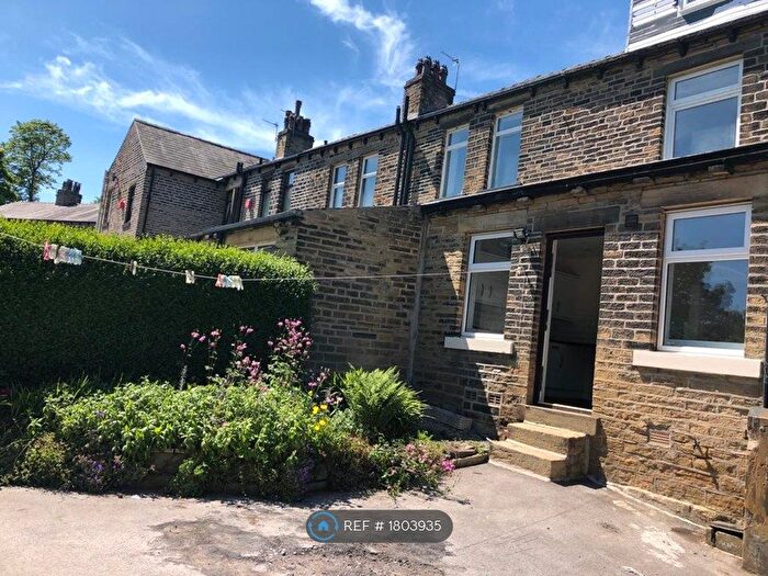 3 Bedroom Terraced House To Rent In Dudwell Lane, Halifax, HX3