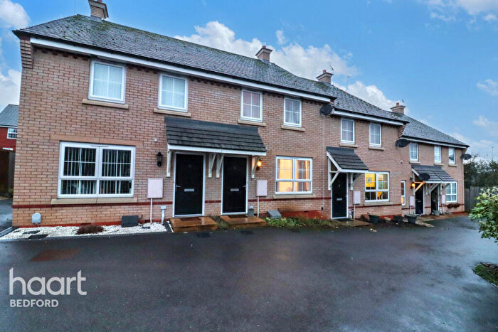 3 Bedroom Terraced House For Sale In Kestrel Drive, Rushden, NN10