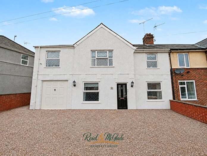 3 Bedroom Semi Detached House For Sale In Victoria Road, Bagillt, CH6