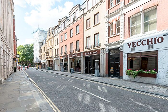 2 Bedroom Flat To Rent In Carthusian Street, Barbican, City, EC1M