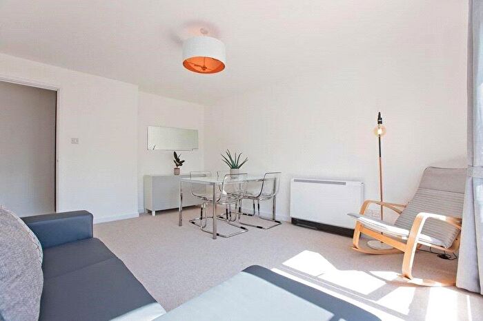 1 Bedroom Flat To Rent In Bogart Court, Premiere Place, London, E14
