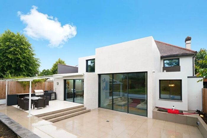 5 Bedroom Detached House To Rent In Brondesbury Park, London, NW2