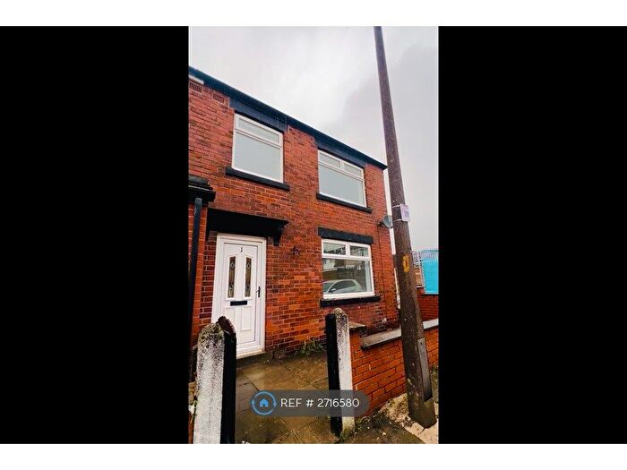 3 Bedroom Semi Detached House To Rent In Lindsay Street, Horwich, Bolton, BL6
