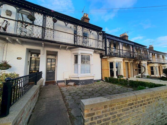 2 Bedroom Flat To Rent In Leigh Hill, Leigh-On-Sea, SS9