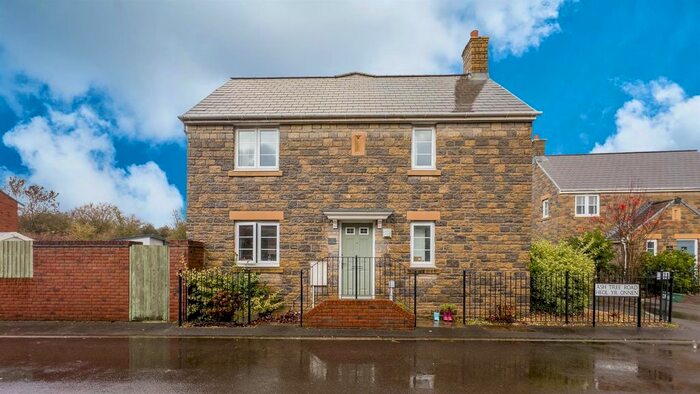 3 Bedroom Semi-Detached House For Sale In Ash Tree Road, Caerwent, Caldicot, NP26