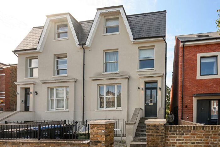 2 Bedroom Flat For Sale In Griffiths Road, Wimbledon, London, SW19