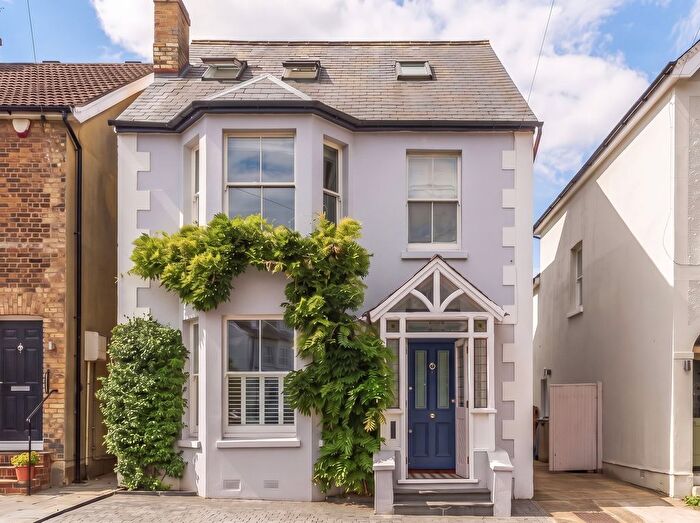 4 Bedroom Detached House For Sale In South Road, Reigate, RH2