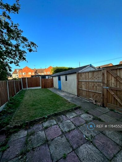 3 Bedroom Semi-Detached House To Rent In Romsey Close, Stanford-Le-Hope, SS17