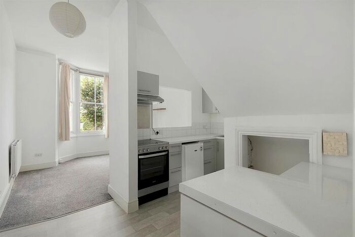 1 Bedroom Flat To Rent In Oxford Road, London, SW15