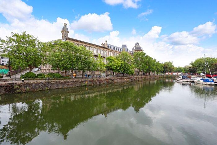 2 Bedroom Apartment For Sale In Guinea Street | Harbourside, BS1