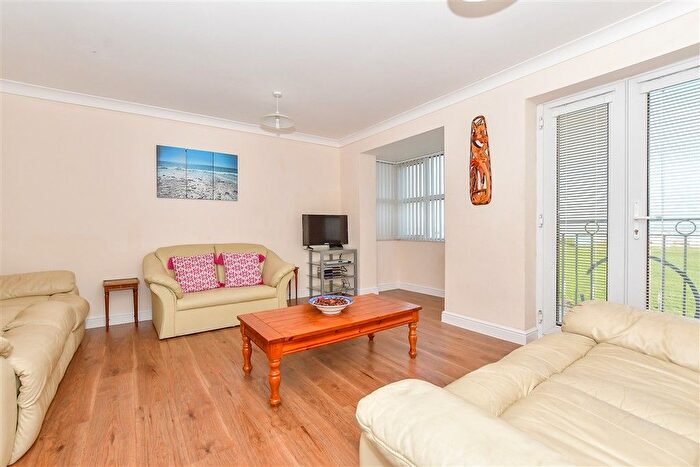 3 Bedroom Town House For Sale In Grand Parade, Littlestone, New Romney, Kent, TN28