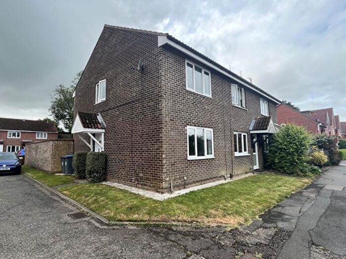 2 Bedroom End Of Terrace House For Sale In The Josselyns, Trimley St. Mary, IP11