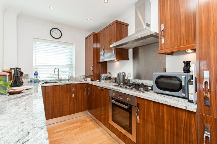 2 Bedroom Flat For Sale In Western Esplanade, Herne Bay, Kent, CT6