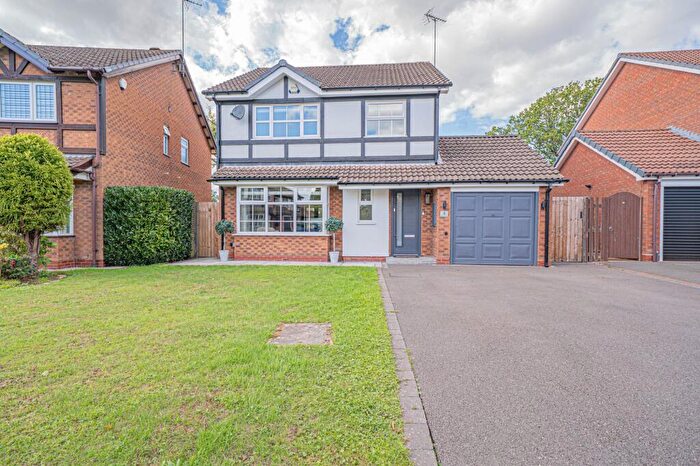 4 Bedroom Detached House For Sale In Blackberry Avenue, Hockley Heath, B94
