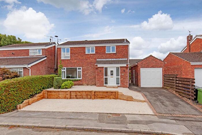 4 Bedroom Detached House For Sale In Mill Stream Close, Walton, Chesterfield, S40