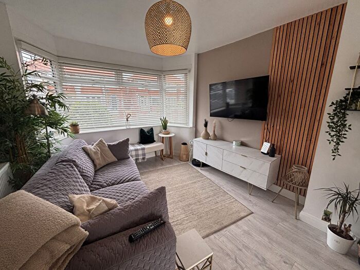 3 Bedroom Semi-Detached House For Sale In Wingate Avenue, Norbreck, FY5