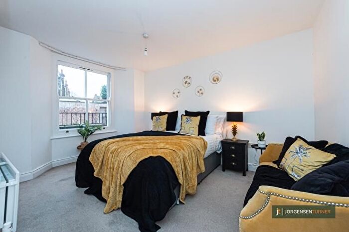 2 Bedroom Flat To Rent In Mozart Street, Queens Park, London, Greater London, W10
