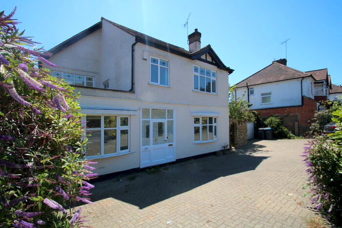 5 Bedroom Detached House To Rent In Addington Road, South Croydon, CR2