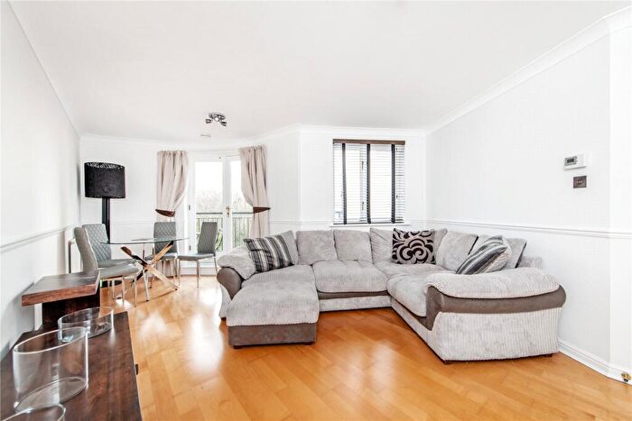 2 Bedroom Apartment To Rent In Island Row, E14