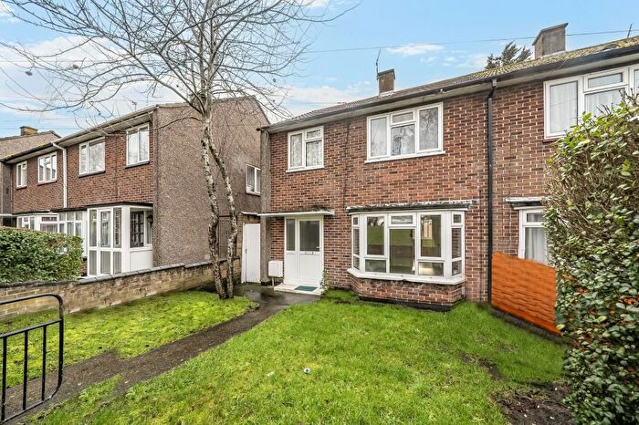 3 Bedroom Semi-Detached House For Sale In Blackbird Leys Road, Oxford, OX4