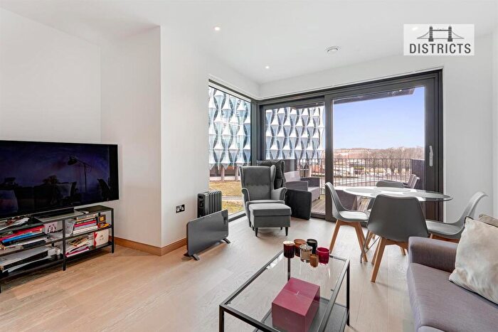 1 Bedroom Apartment For Sale In Legacy Building, Embassy Gardens, SW11