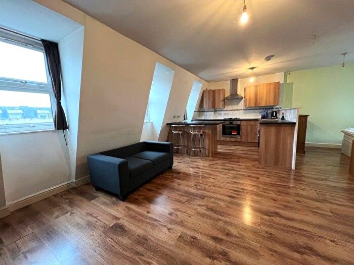 1 Bedroom Flat To Rent In Bethnal Green Road, London, E2
