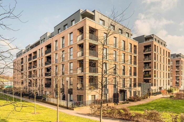 2 Bedroom Flat To Rent In Denman Avenue, Southall, UB2