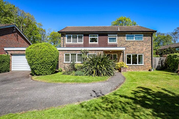 4 Bedroom Detached House For Sale In Highfield Gardens, Liss, Hampshire, GU33