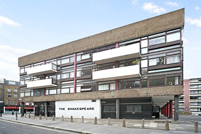 2 Bedroom Flat To Rent In Crescent House, Golden Lane, City Of London, EC1Y