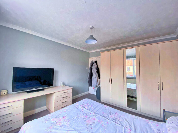 1 Bedroom Apartment To Rent In Fleet Road, Farnborough, GU14