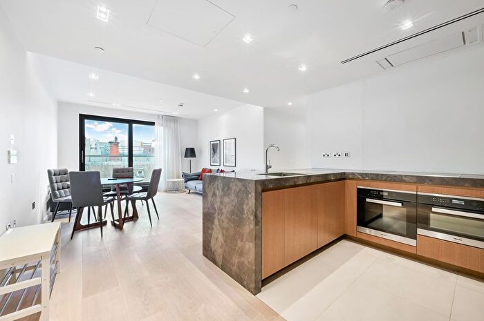 2 Bedroom Flat To Rent In Lincoln Square, Portugal Street, London, WC2A