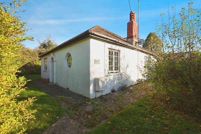 2 Bedroom Detached Bungalow For Sale In Oxford Road, Calne, SN11