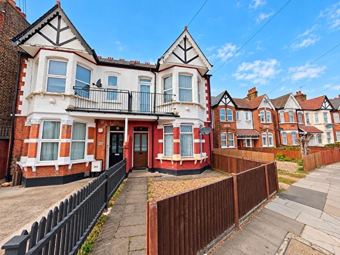 2 Bedroom Maisonette For Sale In Dormers Wells Lane, Southall, UB1