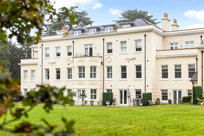2 Bedroom Apartment For Sale In Mansion House, Frith Park, Tadworth, Surrey, KT20