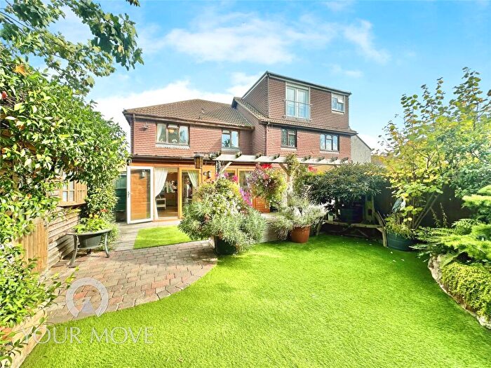 3 Bedroom Semi-Detached House For Sale In Wayville Road, Dartford, DA1