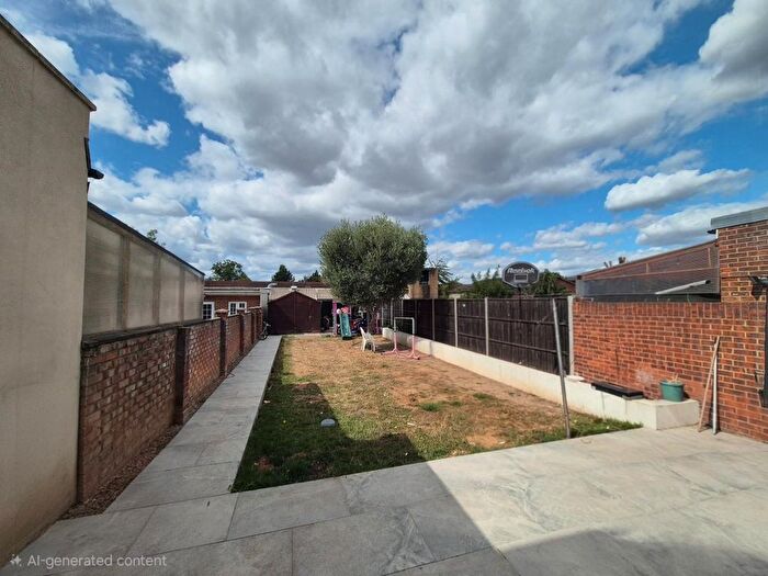 3 Bedroom Semi-detached House To Rent In Greenford Road, Greenford, UB6